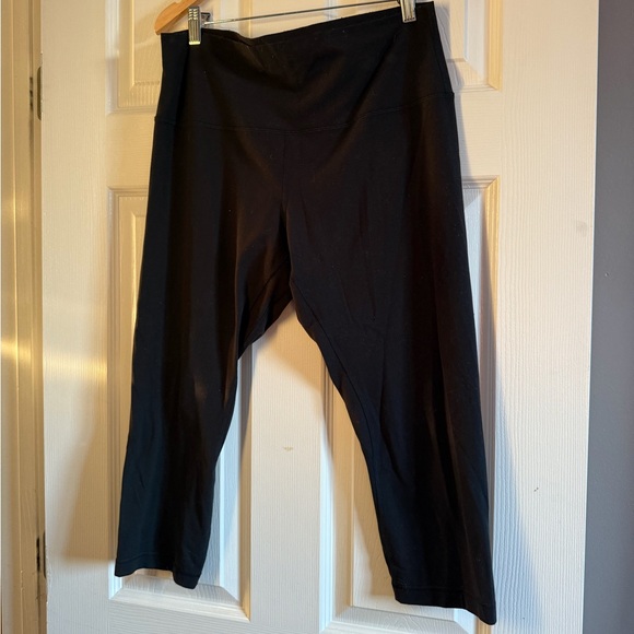 🌟Lululemon Align Crops - Picture 2 of 2